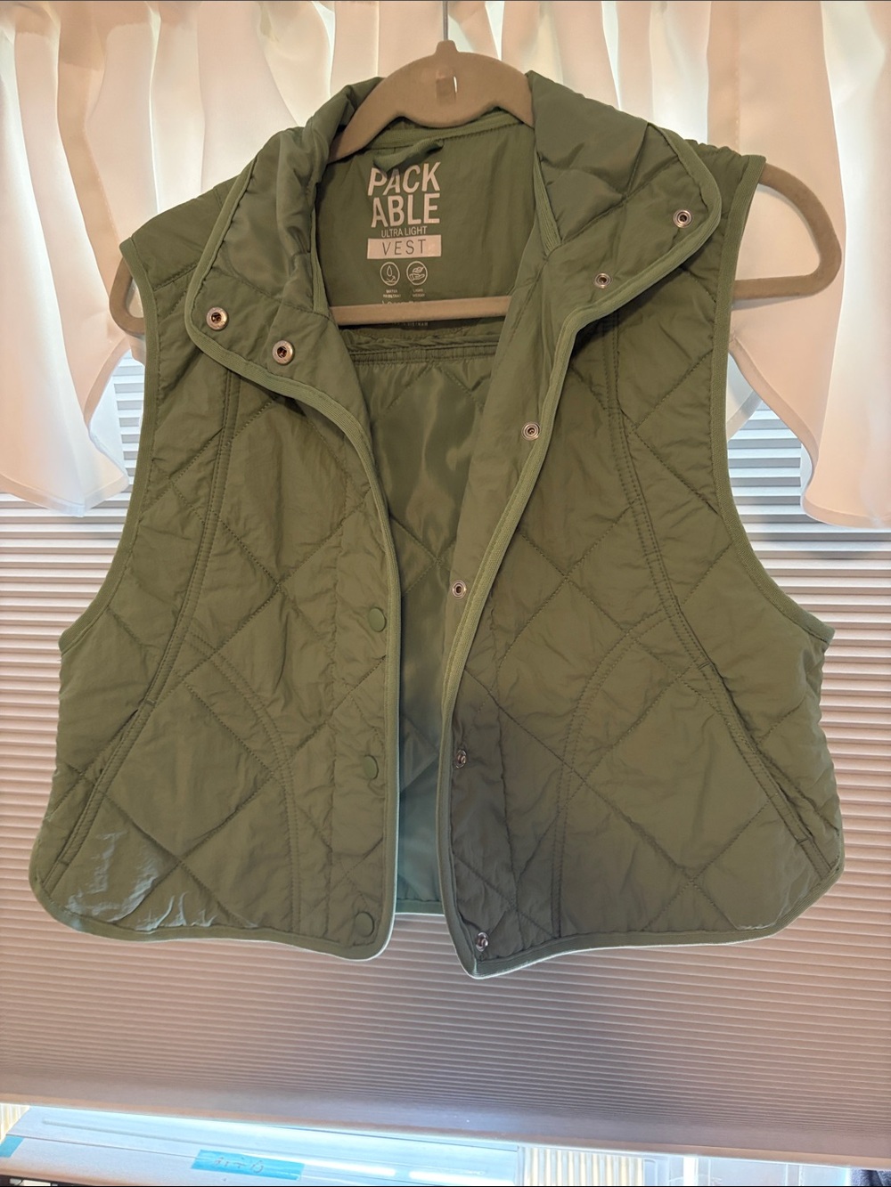 Love Tree Quilted Packable Vest in Olive